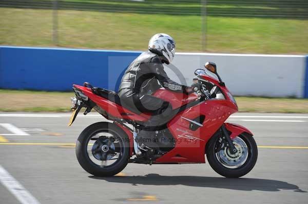 Motorcycle action photographs;Trackday digital images;donington;donington park leicestershire;donington photographs;event digital images;eventdigitalimages;no limits trackday;peter wileman photography;trackday;trackday photos