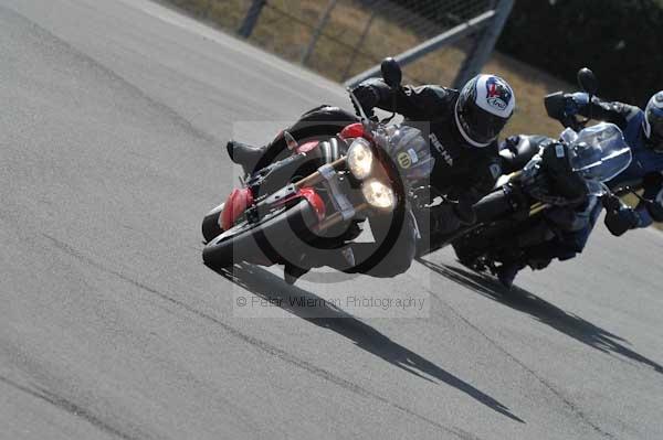 Motorcycle action photographs;Trackday digital images;donington;donington park leicestershire;donington photographs;event digital images;eventdigitalimages;no limits trackday;peter wileman photography;trackday;trackday photos