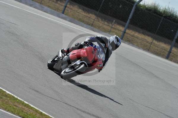 Motorcycle action photographs;Trackday digital images;donington;donington park leicestershire;donington photographs;event digital images;eventdigitalimages;no limits trackday;peter wileman photography;trackday;trackday photos
