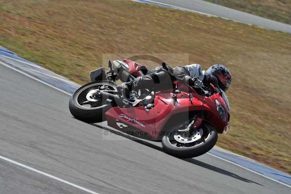 Motorcycle action photographs;Trackday digital images;donington;donington park leicestershire;donington photographs;event digital images;eventdigitalimages;no limits trackday;peter wileman photography;trackday;trackday photos