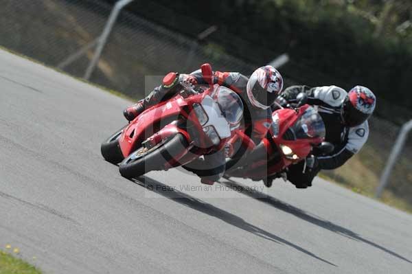 Motorcycle action photographs;Trackday digital images;donington;donington park leicestershire;donington photographs;event digital images;eventdigitalimages;no limits trackday;peter wileman photography;trackday;trackday photos