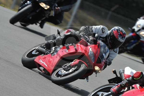 Motorcycle action photographs;Trackday digital images;donington;donington park leicestershire;donington photographs;event digital images;eventdigitalimages;no limits trackday;peter wileman photography;trackday;trackday photos
