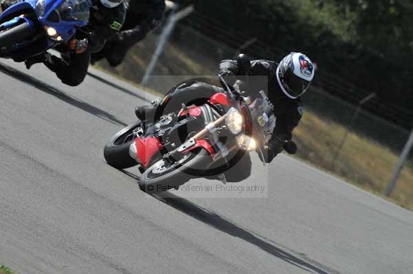 Motorcycle action photographs;Trackday digital images;donington;donington park leicestershire;donington photographs;event digital images;eventdigitalimages;no limits trackday;peter wileman photography;trackday;trackday photos