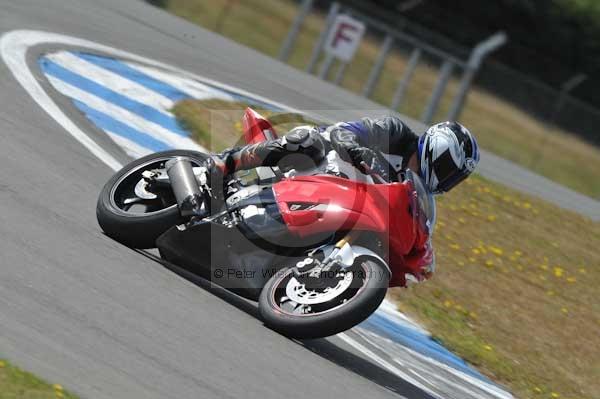 Motorcycle action photographs;Trackday digital images;donington;donington park leicestershire;donington photographs;event digital images;eventdigitalimages;no limits trackday;peter wileman photography;trackday;trackday photos