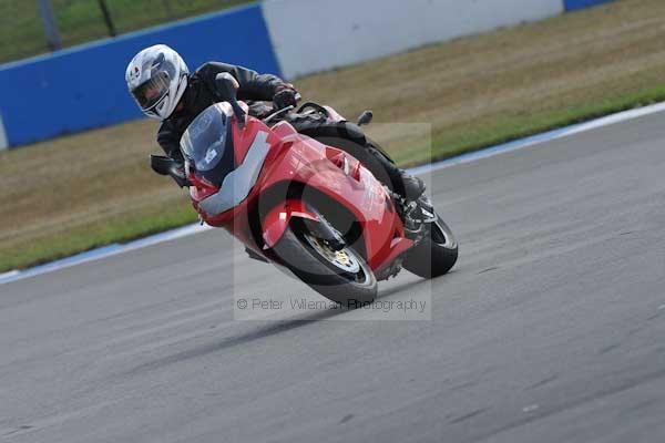 Motorcycle action photographs;Trackday digital images;donington;donington park leicestershire;donington photographs;event digital images;eventdigitalimages;no limits trackday;peter wileman photography;trackday;trackday photos