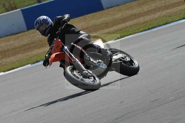 Motorcycle action photographs;Trackday digital images;donington;donington park leicestershire;donington photographs;event digital images;eventdigitalimages;no limits trackday;peter wileman photography;trackday;trackday photos