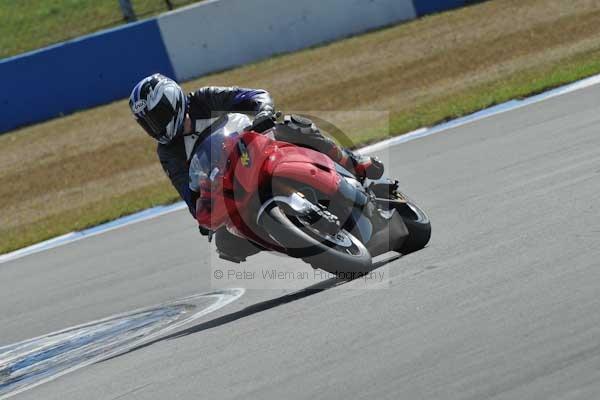 Motorcycle action photographs;Trackday digital images;donington;donington park leicestershire;donington photographs;event digital images;eventdigitalimages;no limits trackday;peter wileman photography;trackday;trackday photos