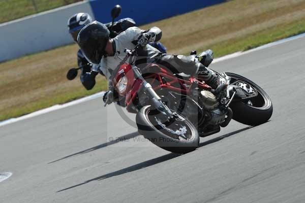 Motorcycle action photographs;Trackday digital images;donington;donington park leicestershire;donington photographs;event digital images;eventdigitalimages;no limits trackday;peter wileman photography;trackday;trackday photos