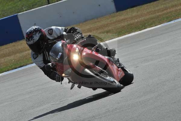Motorcycle action photographs;Trackday digital images;donington;donington park leicestershire;donington photographs;event digital images;eventdigitalimages;no limits trackday;peter wileman photography;trackday;trackday photos
