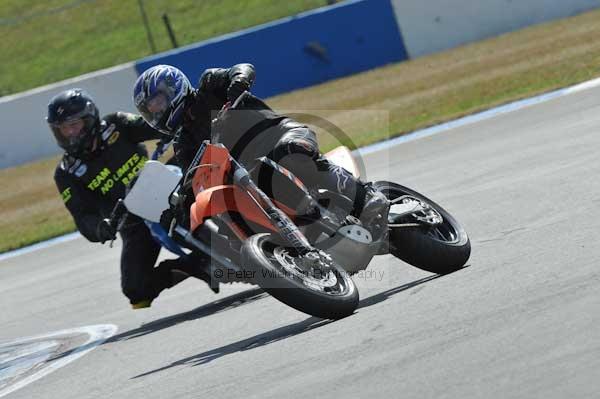 Motorcycle action photographs;Trackday digital images;donington;donington park leicestershire;donington photographs;event digital images;eventdigitalimages;no limits trackday;peter wileman photography;trackday;trackday photos
