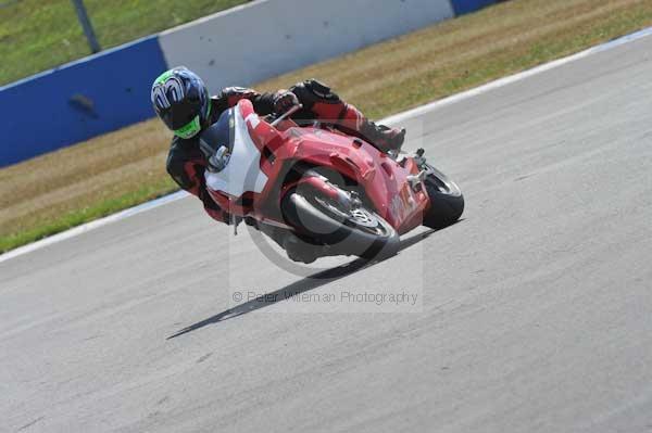 Motorcycle action photographs;Trackday digital images;donington;donington park leicestershire;donington photographs;event digital images;eventdigitalimages;no limits trackday;peter wileman photography;trackday;trackday photos
