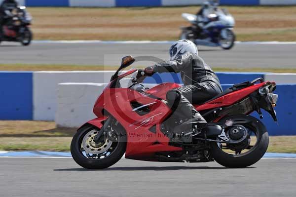 Motorcycle action photographs;Trackday digital images;donington;donington park leicestershire;donington photographs;event digital images;eventdigitalimages;no limits trackday;peter wileman photography;trackday;trackday photos