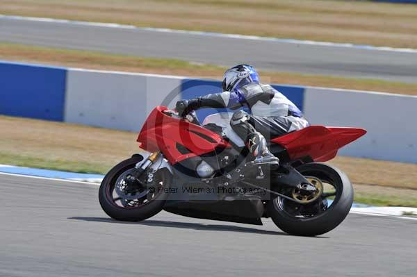 Motorcycle action photographs;Trackday digital images;donington;donington park leicestershire;donington photographs;event digital images;eventdigitalimages;no limits trackday;peter wileman photography;trackday;trackday photos