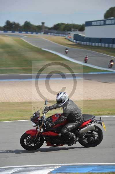 Motorcycle action photographs;Trackday digital images;donington;donington park leicestershire;donington photographs;event digital images;eventdigitalimages;no limits trackday;peter wileman photography;trackday;trackday photos