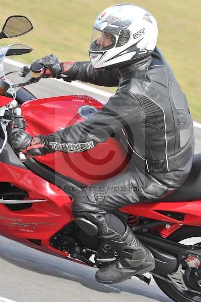 Motorcycle action photographs;Trackday digital images;donington;donington park leicestershire;donington photographs;event digital images;eventdigitalimages;no limits trackday;peter wileman photography;trackday;trackday photos