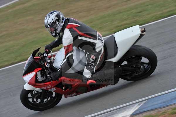 Motorcycle action photographs;Trackday digital images;donington;donington park leicestershire;donington photographs;event digital images;eventdigitalimages;no limits trackday;peter wileman photography;trackday;trackday photos