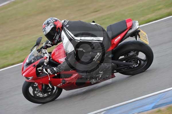 Motorcycle action photographs;Trackday digital images;donington;donington park leicestershire;donington photographs;event digital images;eventdigitalimages;no limits trackday;peter wileman photography;trackday;trackday photos