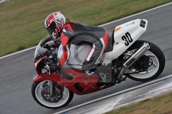 Motorcycle action photographs;Trackday digital images;donington;donington park leicestershire;donington photographs;event digital images;eventdigitalimages;no limits trackday;peter wileman photography;trackday;trackday photos