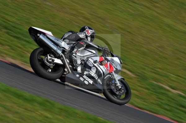 Motorcycle action photographs;Trackday digital images;cadwell;cadwell park photographs;event digital images;eventdigitalimages;motor racing louth lincolnshire;no limits trackday;peter wileman photography;trackday;trackday photos