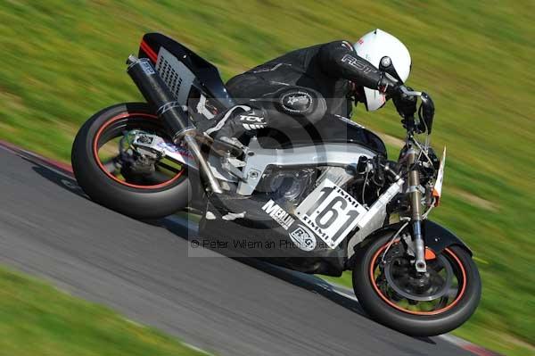 Motorcycle action photographs;Trackday digital images;cadwell;cadwell park photographs;event digital images;eventdigitalimages;motor racing louth lincolnshire;no limits trackday;peter wileman photography;trackday;trackday photos