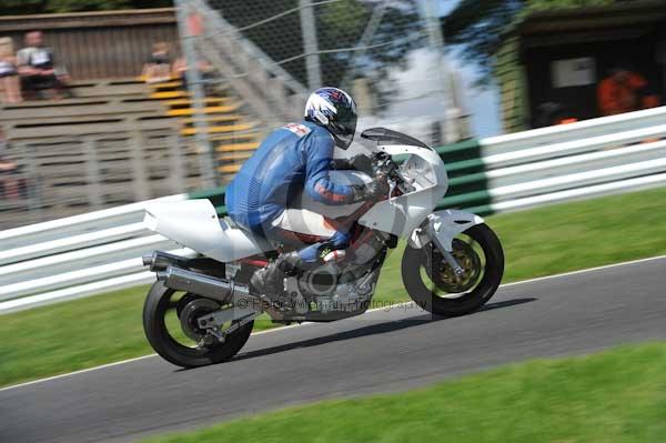 Motorcycle action photographs;Trackday digital images;cadwell;cadwell park photographs;event digital images;eventdigitalimages;motor racing louth lincolnshire;no limits trackday;peter wileman photography;trackday;trackday photos