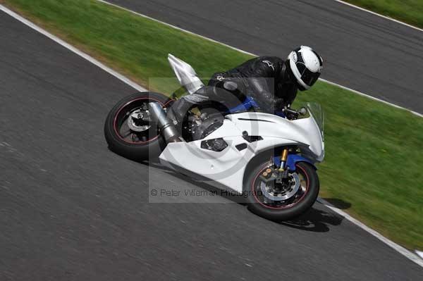 Motorcycle action photographs;Trackday digital images;cadwell;cadwell park photographs;event digital images;eventdigitalimages;motor racing louth lincolnshire;no limits trackday;peter wileman photography;trackday;trackday photos
