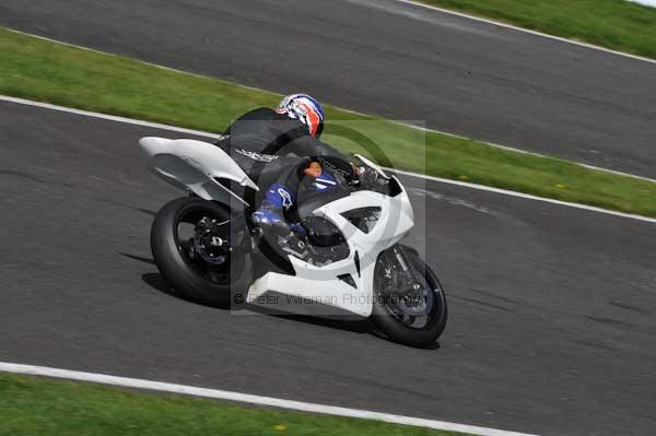 Motorcycle action photographs;Trackday digital images;cadwell;cadwell park photographs;event digital images;eventdigitalimages;motor racing louth lincolnshire;no limits trackday;peter wileman photography;trackday;trackday photos