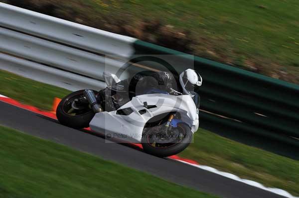 Motorcycle action photographs;Trackday digital images;cadwell;cadwell park photographs;event digital images;eventdigitalimages;motor racing louth lincolnshire;no limits trackday;peter wileman photography;trackday;trackday photos