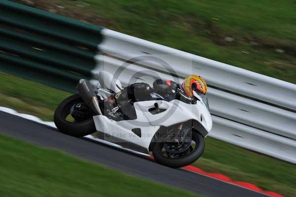 Motorcycle action photographs;Trackday digital images;cadwell;cadwell park photographs;event digital images;eventdigitalimages;motor racing louth lincolnshire;no limits trackday;peter wileman photography;trackday;trackday photos