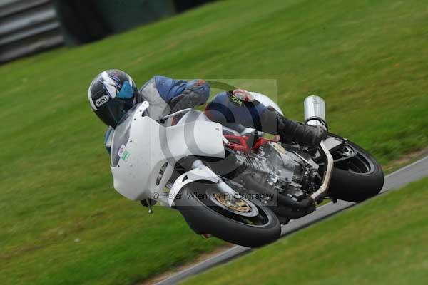 Motorcycle action photographs;Trackday digital images;cadwell;cadwell park photographs;event digital images;eventdigitalimages;motor racing louth lincolnshire;no limits trackday;peter wileman photography;trackday;trackday photos