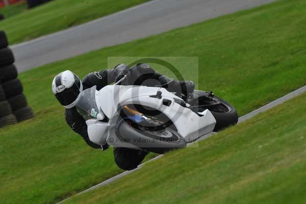 Motorcycle action photographs;Trackday digital images;cadwell;cadwell park photographs;event digital images;eventdigitalimages;motor racing louth lincolnshire;no limits trackday;peter wileman photography;trackday;trackday photos