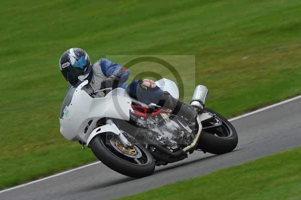 Motorcycle action photographs;Trackday digital images;cadwell;cadwell park photographs;event digital images;eventdigitalimages;motor racing louth lincolnshire;no limits trackday;peter wileman photography;trackday;trackday photos