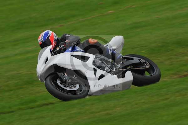 Motorcycle action photographs;Trackday digital images;cadwell;cadwell park photographs;event digital images;eventdigitalimages;motor racing louth lincolnshire;no limits trackday;peter wileman photography;trackday;trackday photos