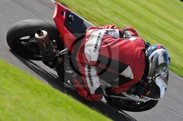 Motorcycle action photographs;Trackday digital images;cadwell;cadwell park photographs;event digital images;eventdigitalimages;motor racing louth lincolnshire;no limits trackday;peter wileman photography;trackday;trackday photos