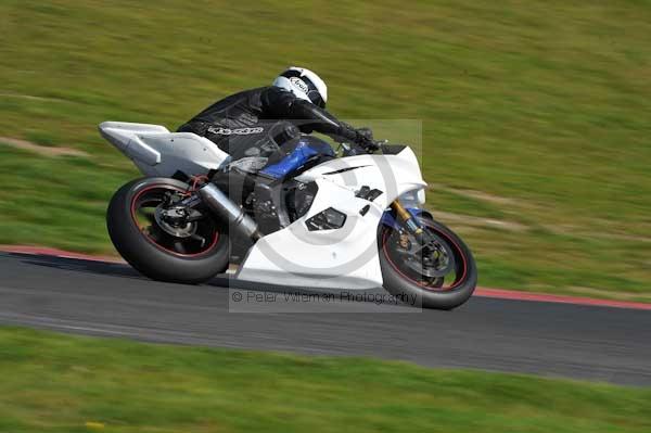 Motorcycle action photographs;Trackday digital images;cadwell;cadwell park photographs;event digital images;eventdigitalimages;motor racing louth lincolnshire;no limits trackday;peter wileman photography;trackday;trackday photos