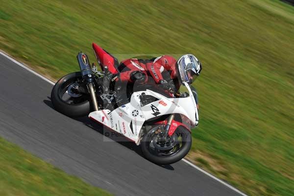 Motorcycle action photographs;Trackday digital images;cadwell;cadwell park photographs;event digital images;eventdigitalimages;motor racing louth lincolnshire;no limits trackday;peter wileman photography;trackday;trackday photos