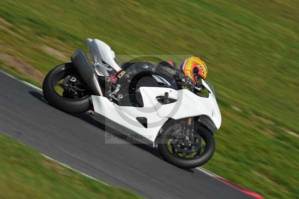 Motorcycle action photographs;Trackday digital images;cadwell;cadwell park photographs;event digital images;eventdigitalimages;motor racing louth lincolnshire;no limits trackday;peter wileman photography;trackday;trackday photos