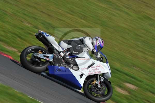 Motorcycle action photographs;Trackday digital images;cadwell;cadwell park photographs;event digital images;eventdigitalimages;motor racing louth lincolnshire;no limits trackday;peter wileman photography;trackday;trackday photos