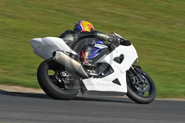 Motorcycle action photographs;Trackday digital images;cadwell;cadwell park photographs;event digital images;eventdigitalimages;motor racing louth lincolnshire;no limits trackday;peter wileman photography;trackday;trackday photos