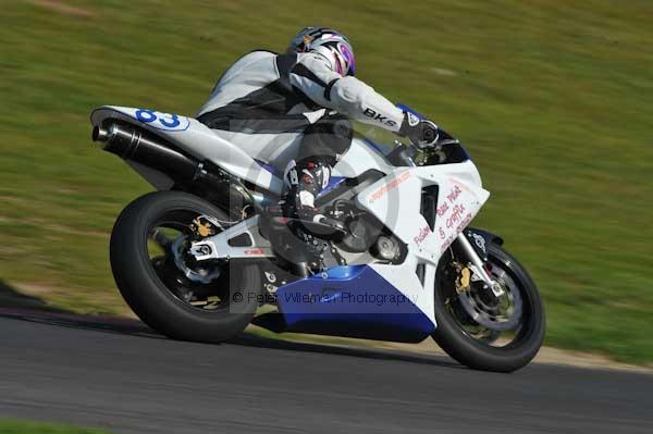 Motorcycle action photographs;Trackday digital images;cadwell;cadwell park photographs;event digital images;eventdigitalimages;motor racing louth lincolnshire;no limits trackday;peter wileman photography;trackday;trackday photos