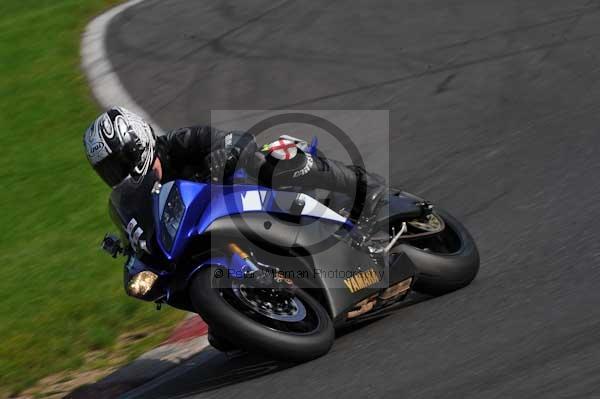 Motorcycle action photographs;Trackday digital images;cadwell;cadwell park photographs;event digital images;eventdigitalimages;motor racing louth lincolnshire;no limits trackday;peter wileman photography;trackday;trackday photos