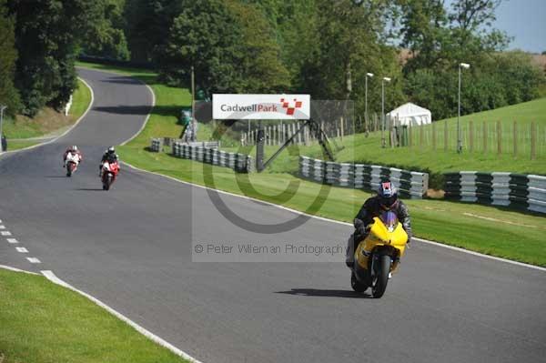 Motorcycle action photographs;Trackday digital images;cadwell;cadwell park photographs;event digital images;eventdigitalimages;motor racing louth lincolnshire;no limits trackday;peter wileman photography;trackday;trackday photos