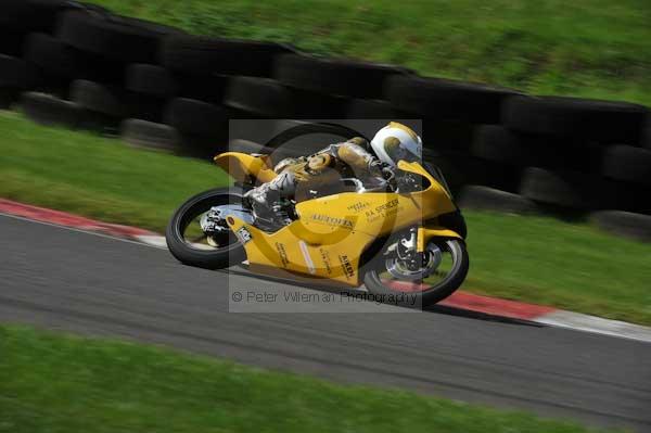 Motorcycle action photographs;Trackday digital images;cadwell;cadwell park photographs;event digital images;eventdigitalimages;motor racing louth lincolnshire;no limits trackday;peter wileman photography;trackday;trackday photos