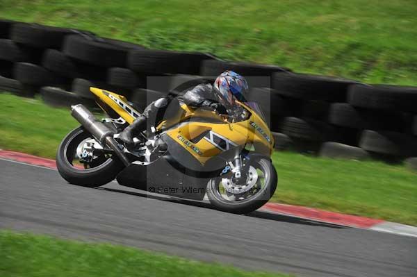 Motorcycle action photographs;Trackday digital images;cadwell;cadwell park photographs;event digital images;eventdigitalimages;motor racing louth lincolnshire;no limits trackday;peter wileman photography;trackday;trackday photos