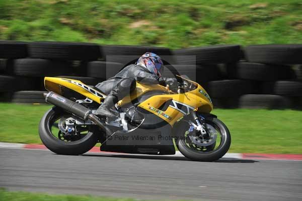Motorcycle action photographs;Trackday digital images;cadwell;cadwell park photographs;event digital images;eventdigitalimages;motor racing louth lincolnshire;no limits trackday;peter wileman photography;trackday;trackday photos