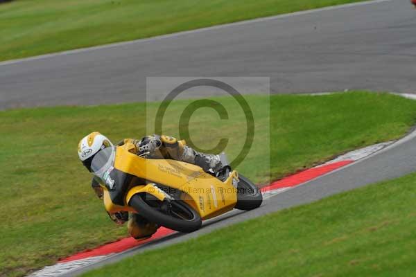 Motorcycle action photographs;Trackday digital images;cadwell;cadwell park photographs;event digital images;eventdigitalimages;motor racing louth lincolnshire;no limits trackday;peter wileman photography;trackday;trackday photos
