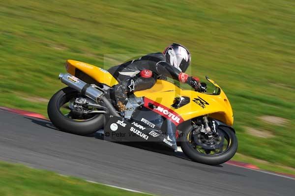 Motorcycle action photographs;Trackday digital images;cadwell;cadwell park photographs;event digital images;eventdigitalimages;motor racing louth lincolnshire;no limits trackday;peter wileman photography;trackday;trackday photos