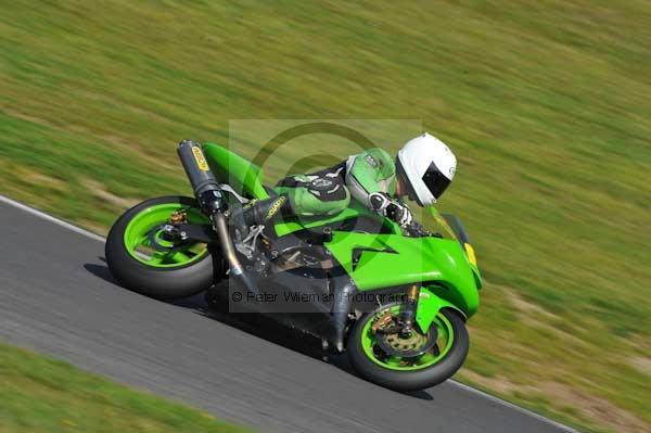 Motorcycle action photographs;Trackday digital images;cadwell;cadwell park photographs;event digital images;eventdigitalimages;motor racing louth lincolnshire;no limits trackday;peter wileman photography;trackday;trackday photos