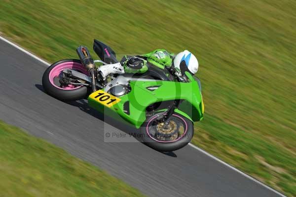 Motorcycle action photographs;Trackday digital images;cadwell;cadwell park photographs;event digital images;eventdigitalimages;motor racing louth lincolnshire;no limits trackday;peter wileman photography;trackday;trackday photos