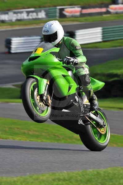 Motorcycle action photographs;Trackday digital images;cadwell;cadwell park photographs;event digital images;eventdigitalimages;motor racing louth lincolnshire;no limits trackday;peter wileman photography;trackday;trackday photos